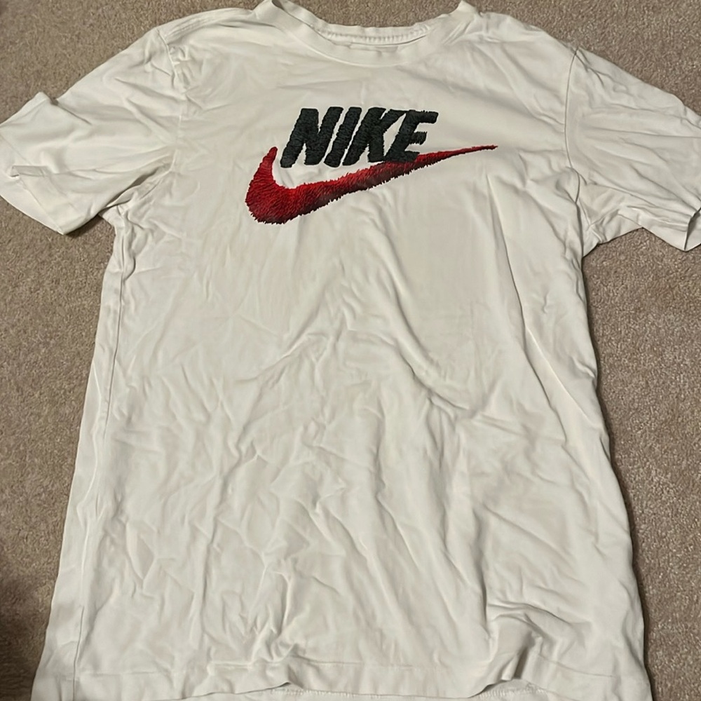 Nike Men’s White Tshirt Size Small